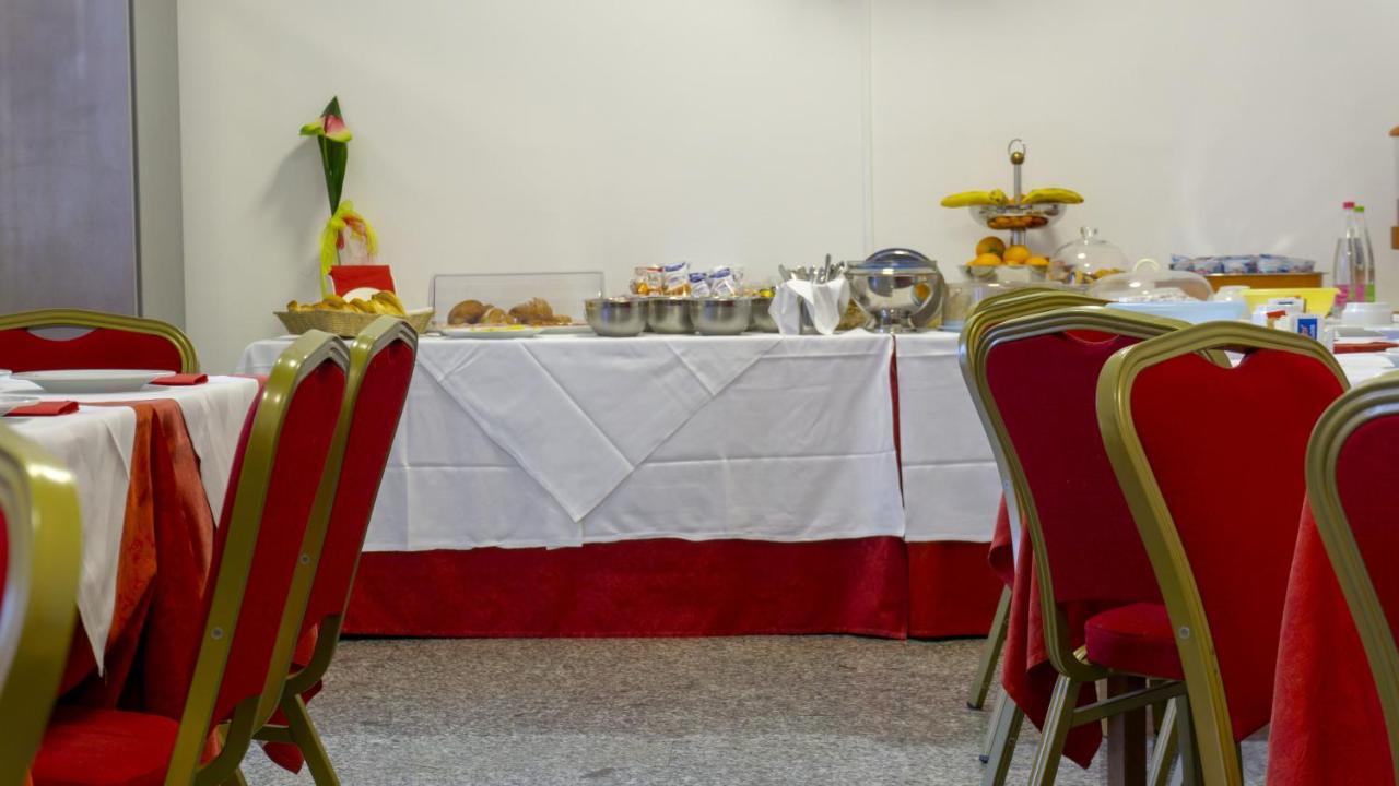 圣可利斯皮诺酒店 Morrovalle 外观 照片